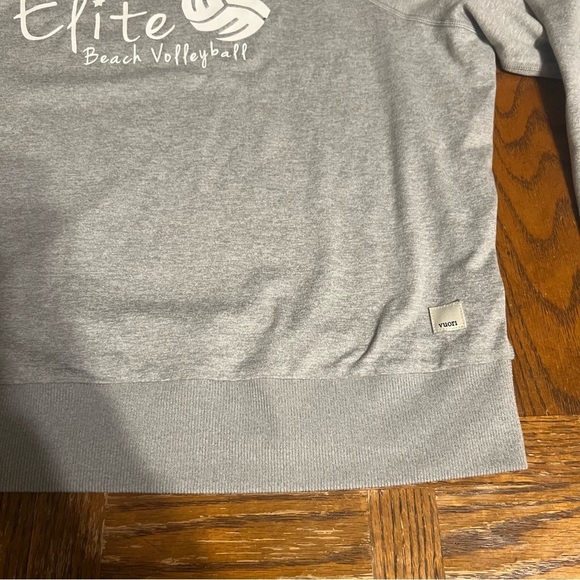 Vuori Long Sleeve Halo Crewneck in Gray with Elite Beach Volleyball Graphic Sz S - Picture 6 of 13
